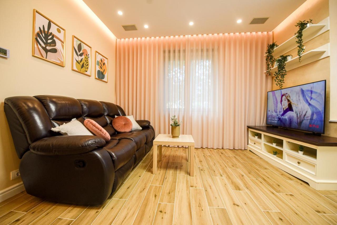 Green Leafy Brasov - Ideal 2 Bedroom Apartment Buitenkant foto