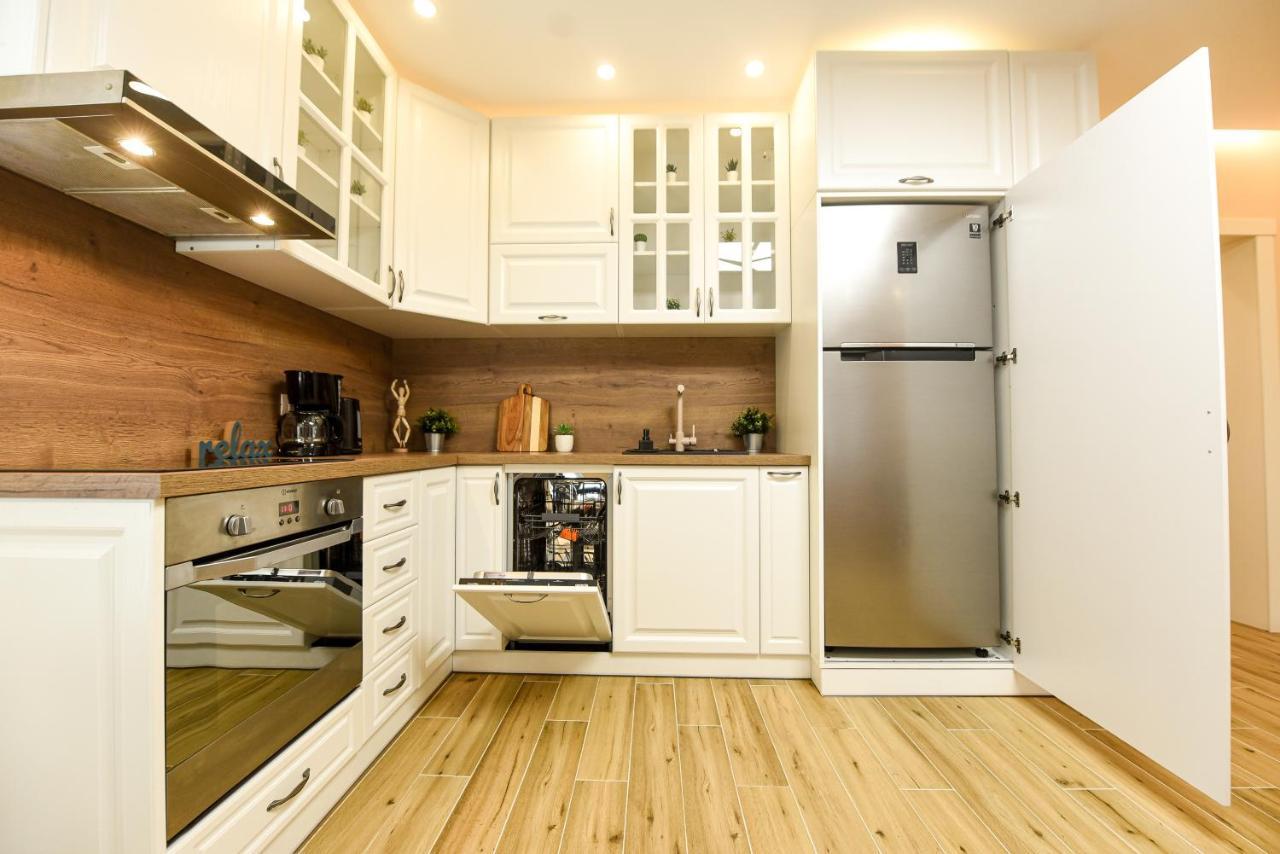 Green Leafy Brasov - Ideal 2 Bedroom Apartment Buitenkant foto